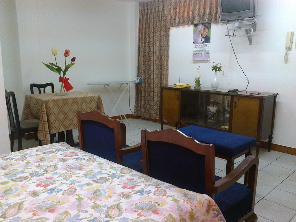 Strenua Santa Maria Suites Trujillo Chambre photo