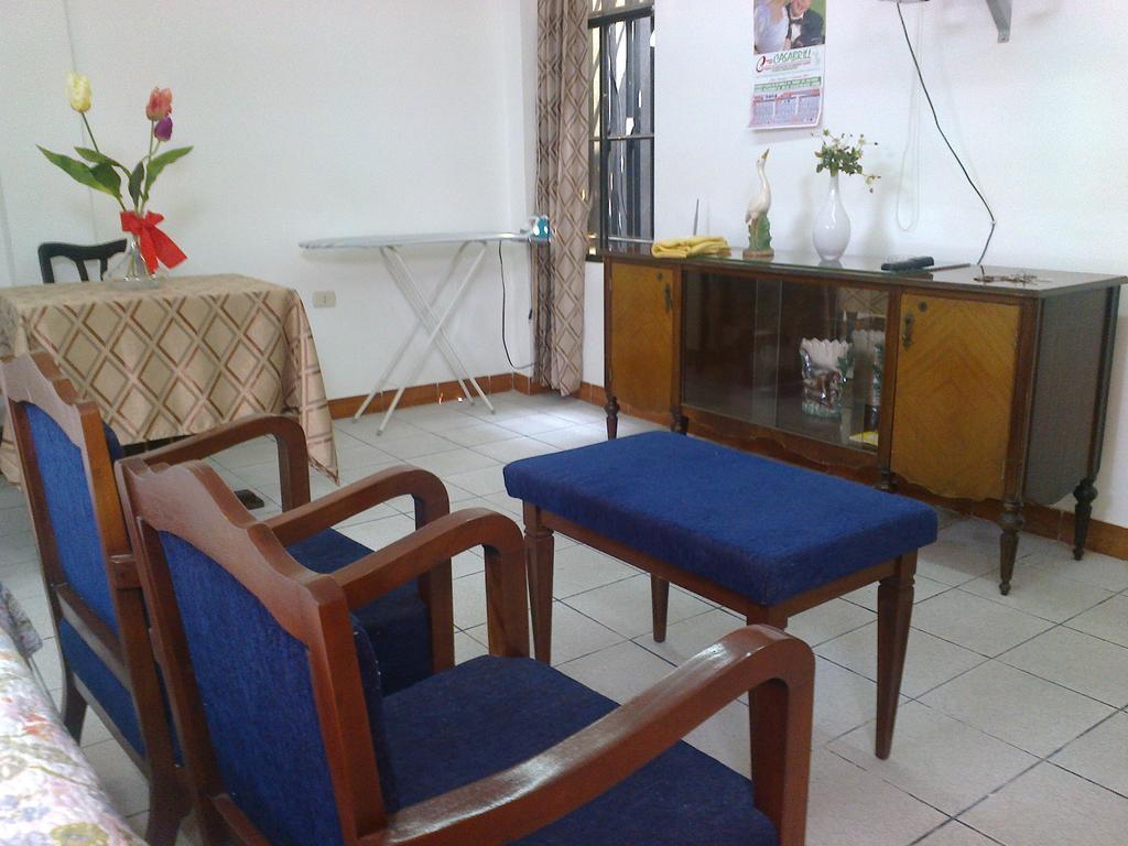 Strenua Santa Maria Suites Trujillo Chambre photo