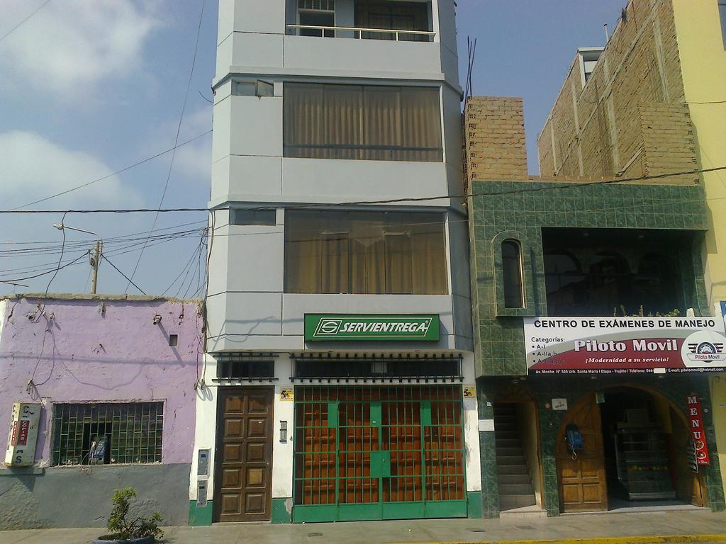 Strenua Santa Maria Suites Trujillo Extérieur photo