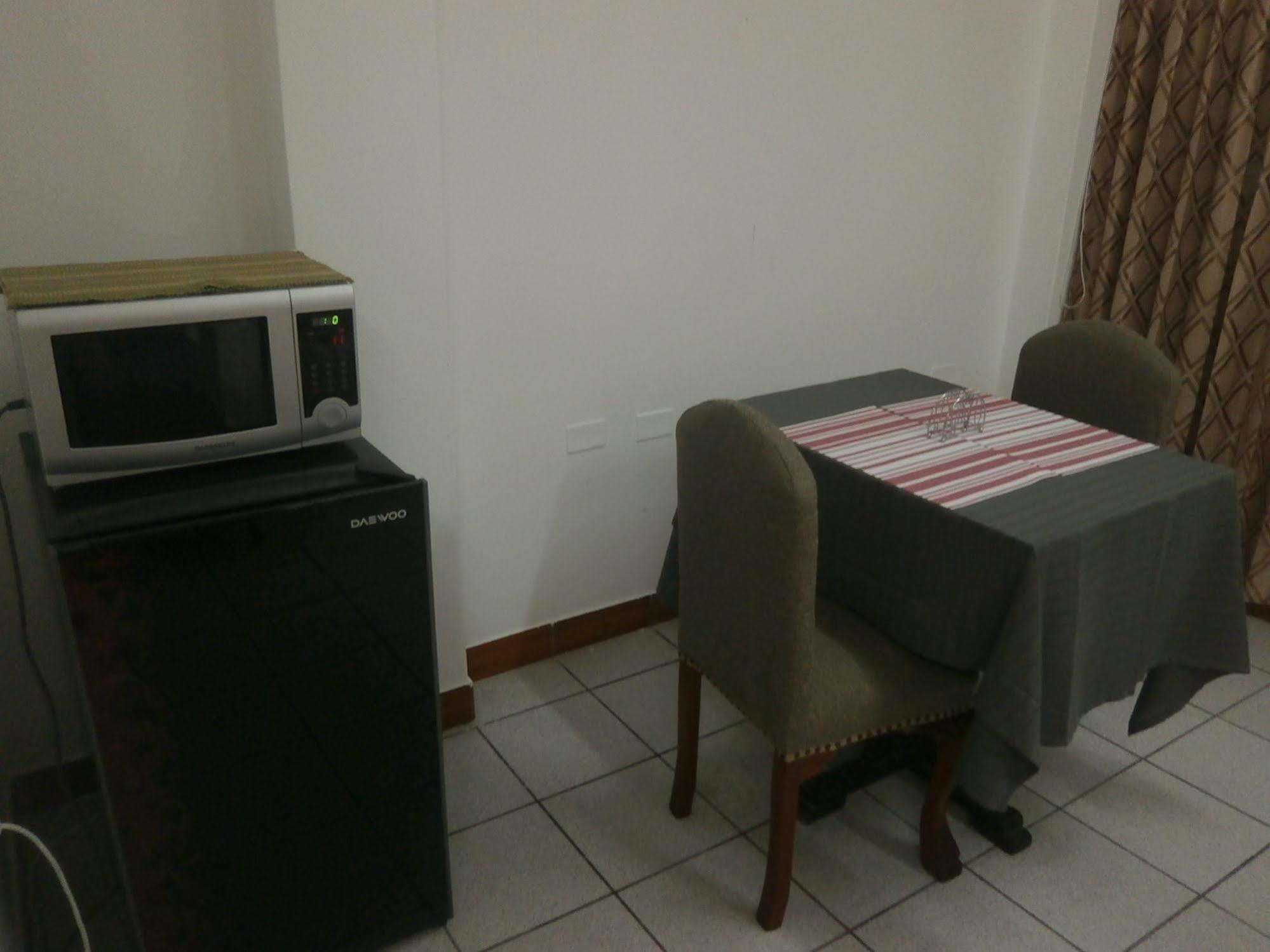 Strenua Santa Maria Suites Trujillo Extérieur photo