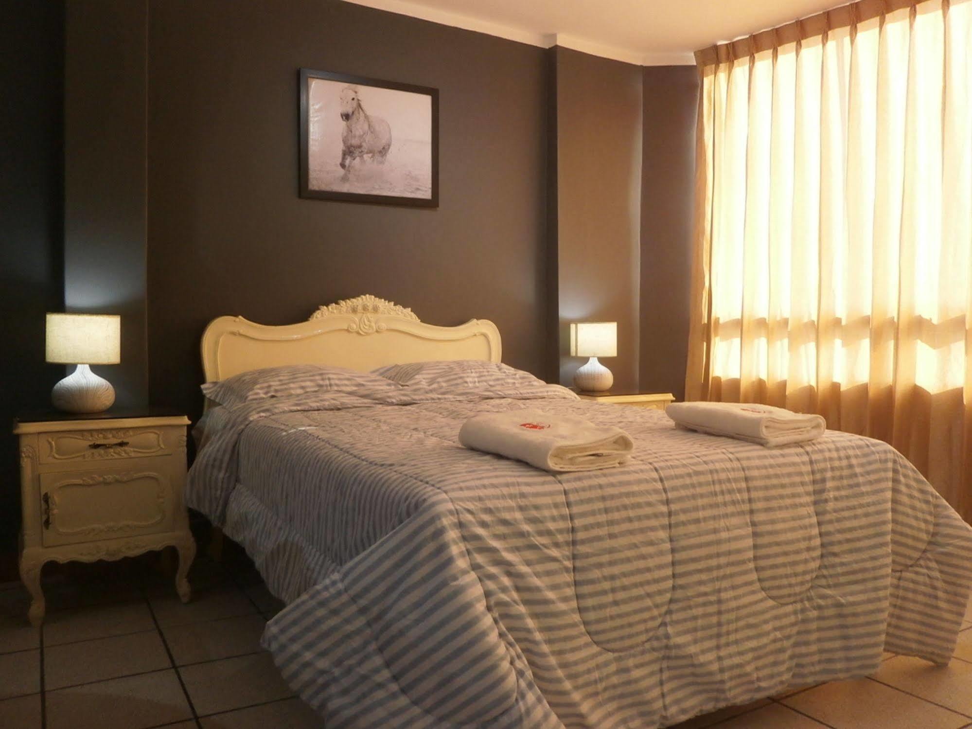 Strenua Santa Maria Suites Trujillo Extérieur photo